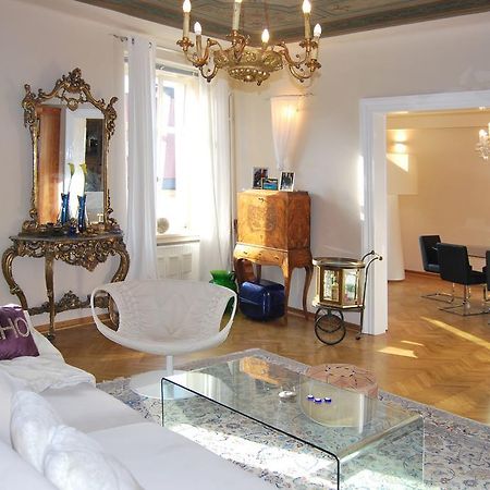 Neoclassical Luxury Apartment Ljubljana Luaran gambar