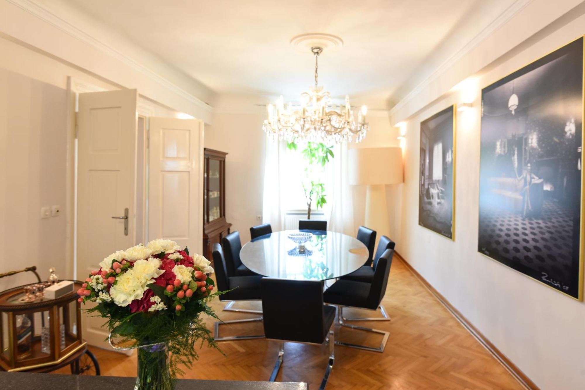 Neoclassical Luxury Apartment Ljubljana Luaran gambar