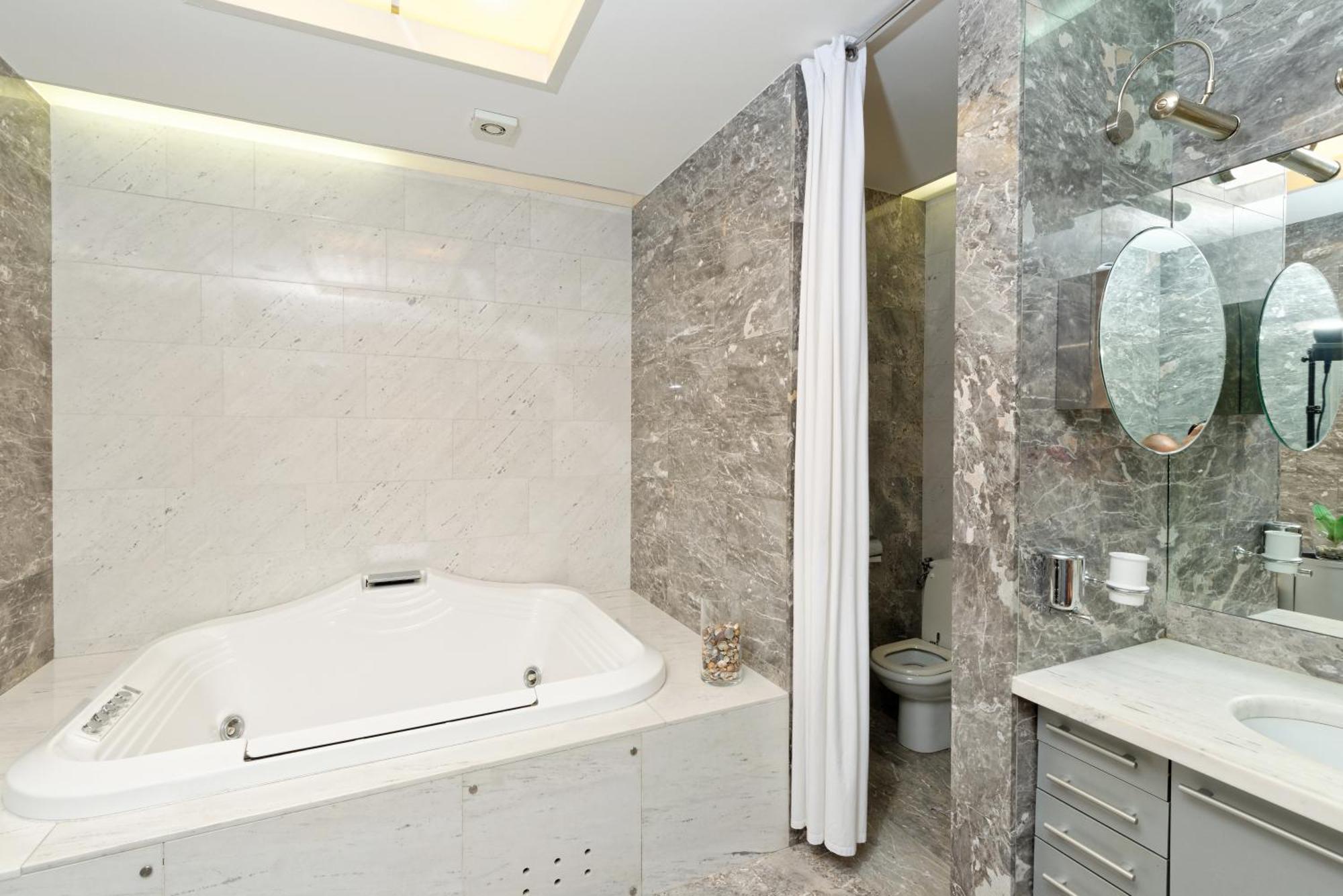 Neoclassical Luxury Apartment Ljubljana Luaran gambar