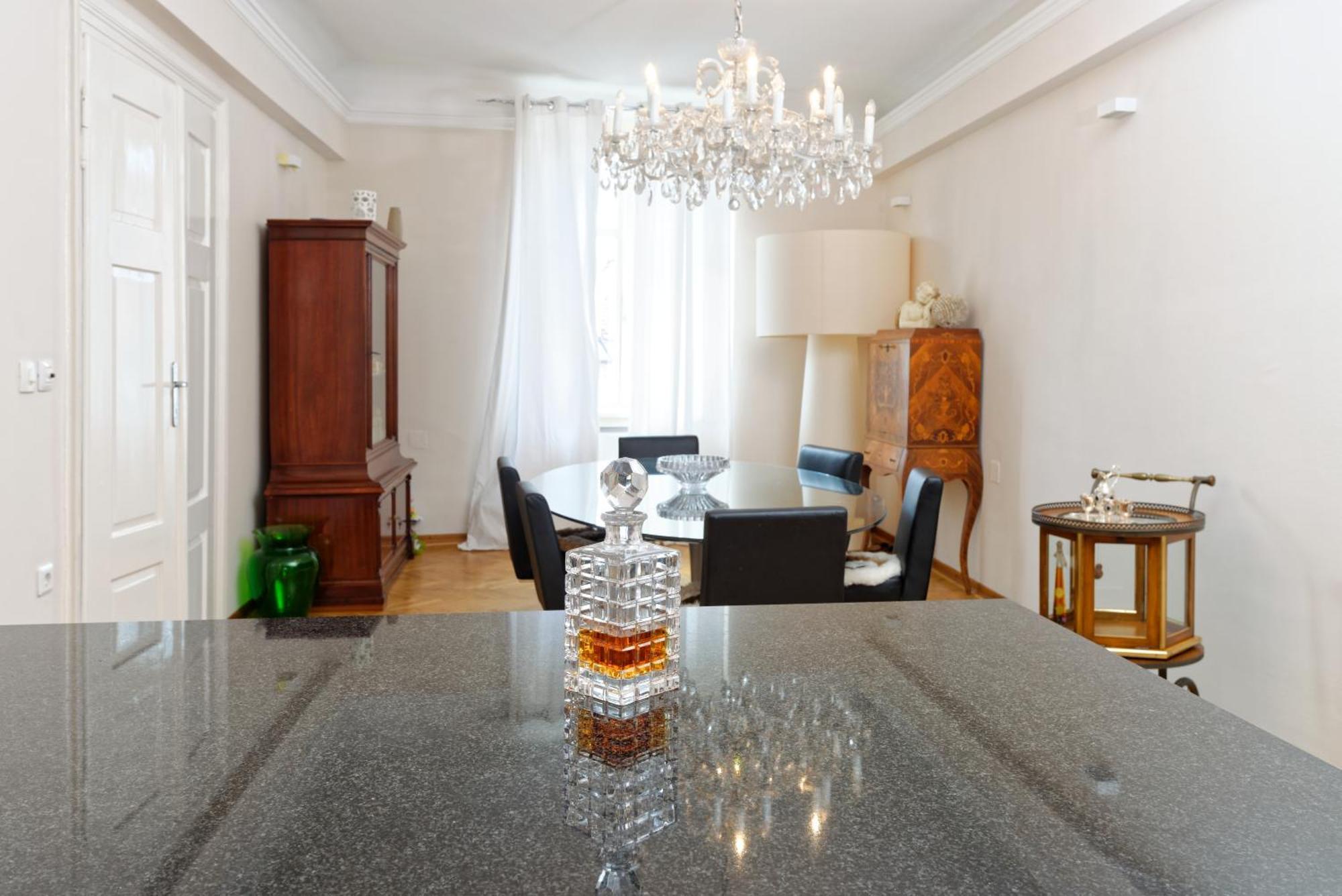 Neoclassical Luxury Apartment Ljubljana Luaran gambar