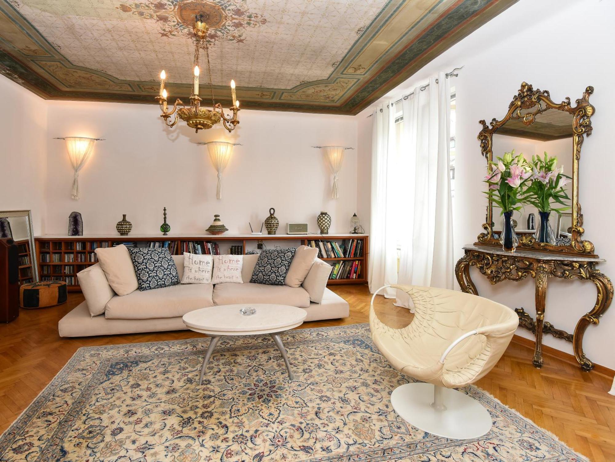 Neoclassical Luxury Apartment Ljubljana Luaran gambar