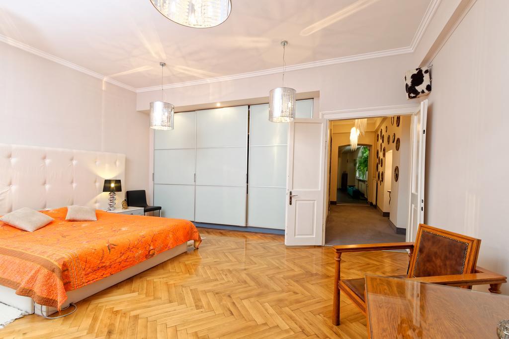 Neoclassical Luxury Apartment Ljubljana Luaran gambar